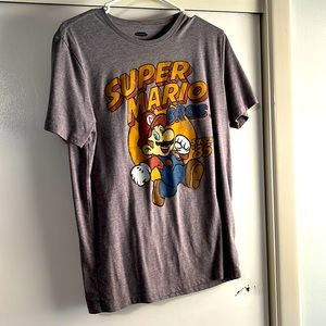 🍇 Old Navy grey vintage style retro super Mario bros ‘85 t shirt size medium